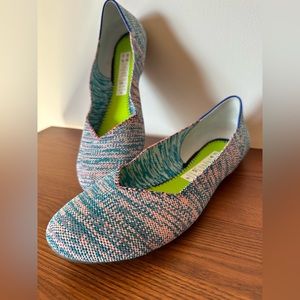Rothy’s The Flat Rounded Toe - Retired blue and pink in size 8